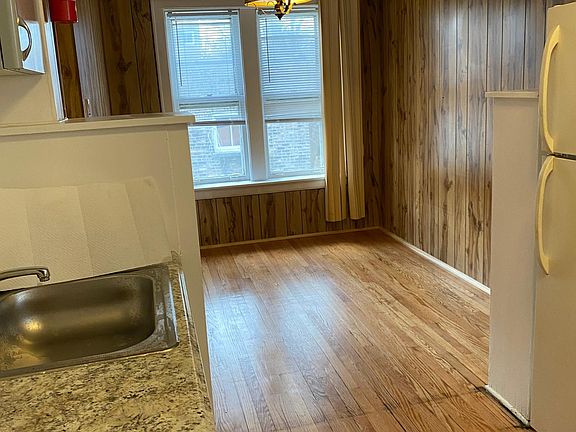 3rd image of 4122 N Keeler Ave APT 2