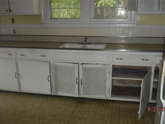 3rd image of 4431 Waldor Dr