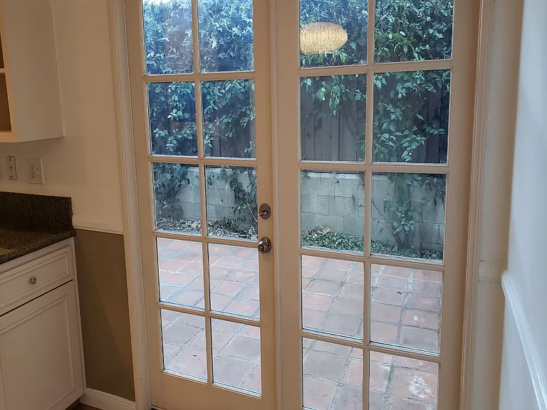 638 Wilcox Ave — Photo 11