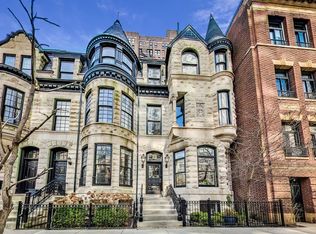33 E Elm St, Chicago, IL 60611