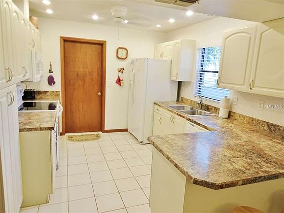4th image of 355 Anastasia Dr