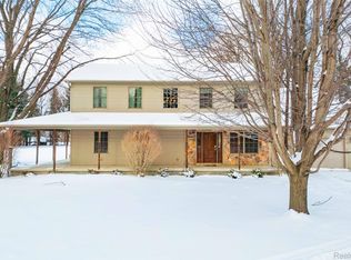 5942 Bluebush Rd, Monroe, MI 48162