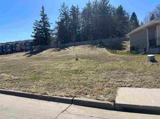 851 Silver Ln, Iowa City, IA 52245