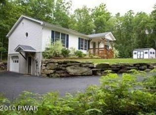 115 Long Pine Rd, Greeley, PA 18425