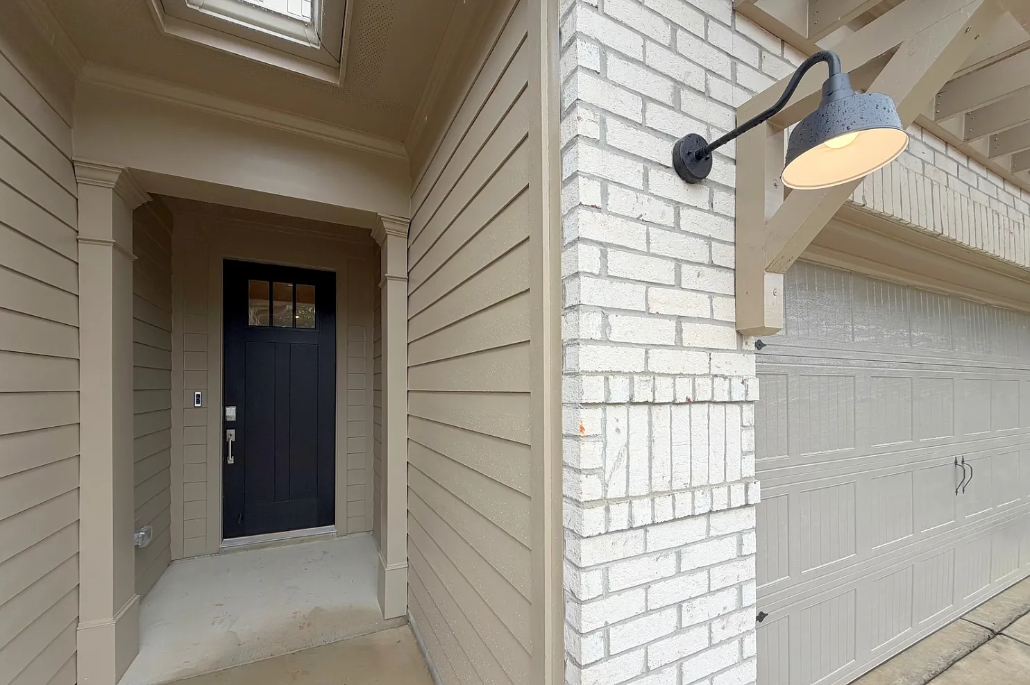 137 Clift Creek Drive — Photo 2