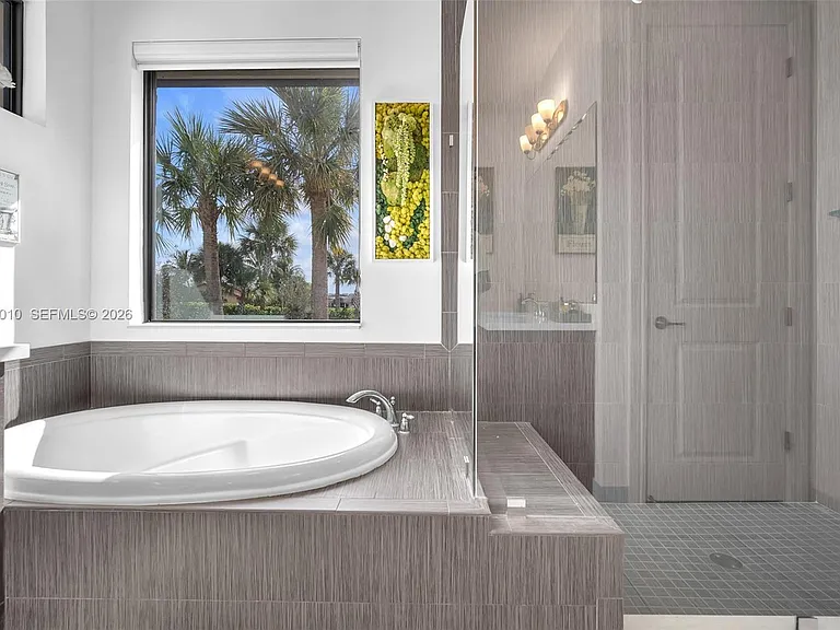 865 SW 113th Ln — Photo 24