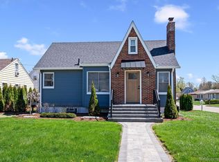 27500 Jefferson Ave, Saint Clair Shores, MI 48081