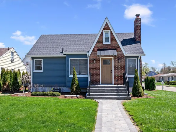27500 Jefferson Ave, Saint Clair Shores, MI 48081