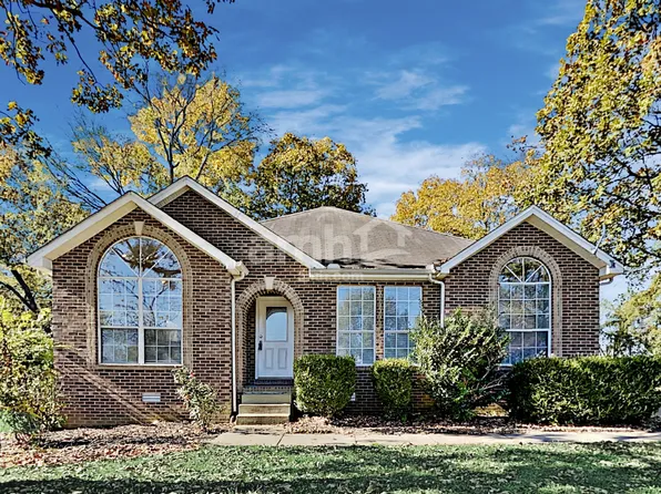 111 Cedar Bend Ct, La Vergne, TN 37086