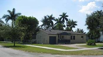 1st image of 401 Desotto Dr