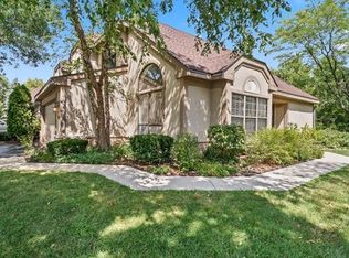 147 Chatsworth Cir, Schaumburg, IL 60194