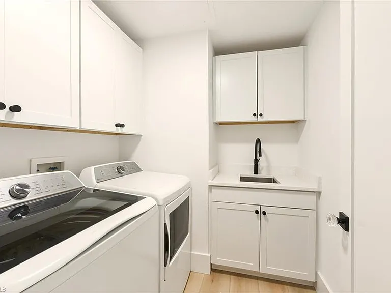 2396 Ravenna Blvd #102 — Photo 27
