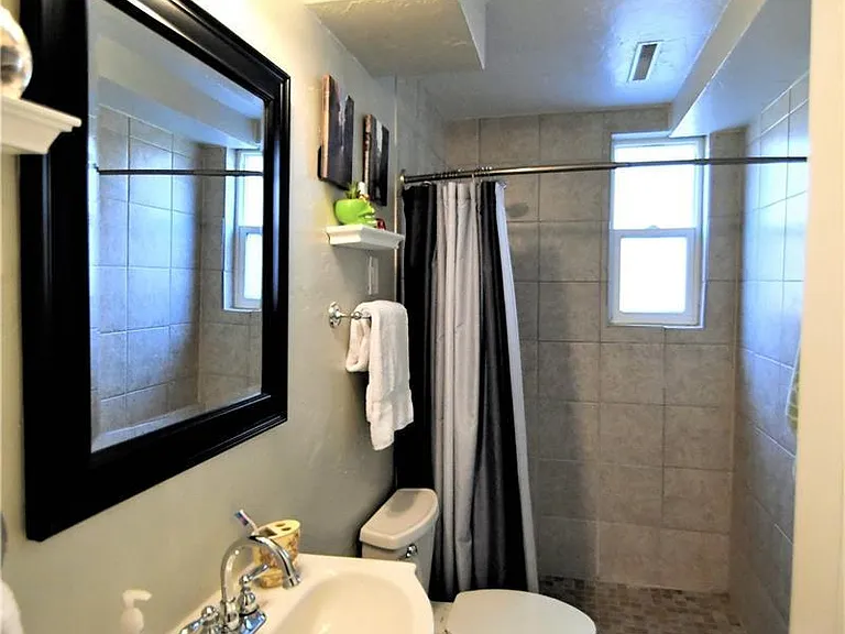 1070 Lansing St — Photo 12