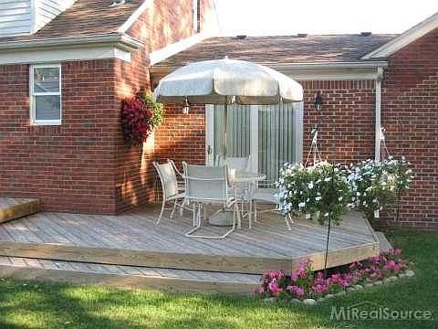 3rd image of 22622 Barton St