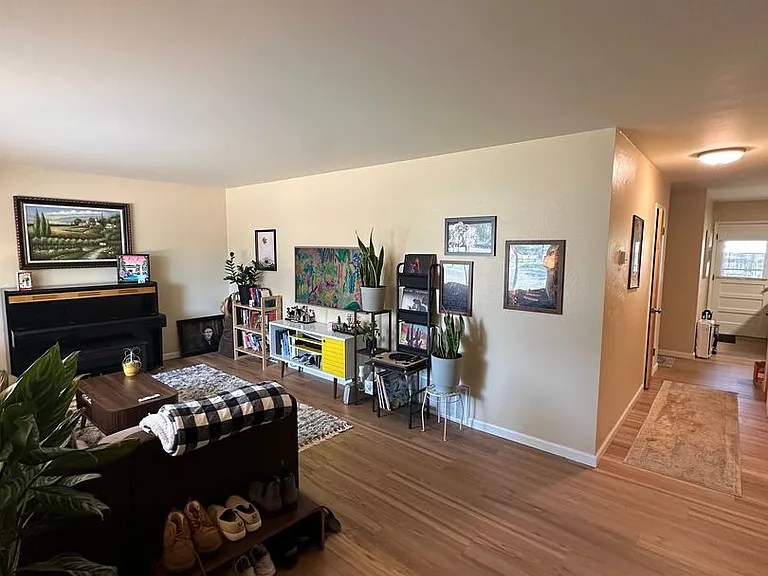 1108 McHugh St — Photo 3