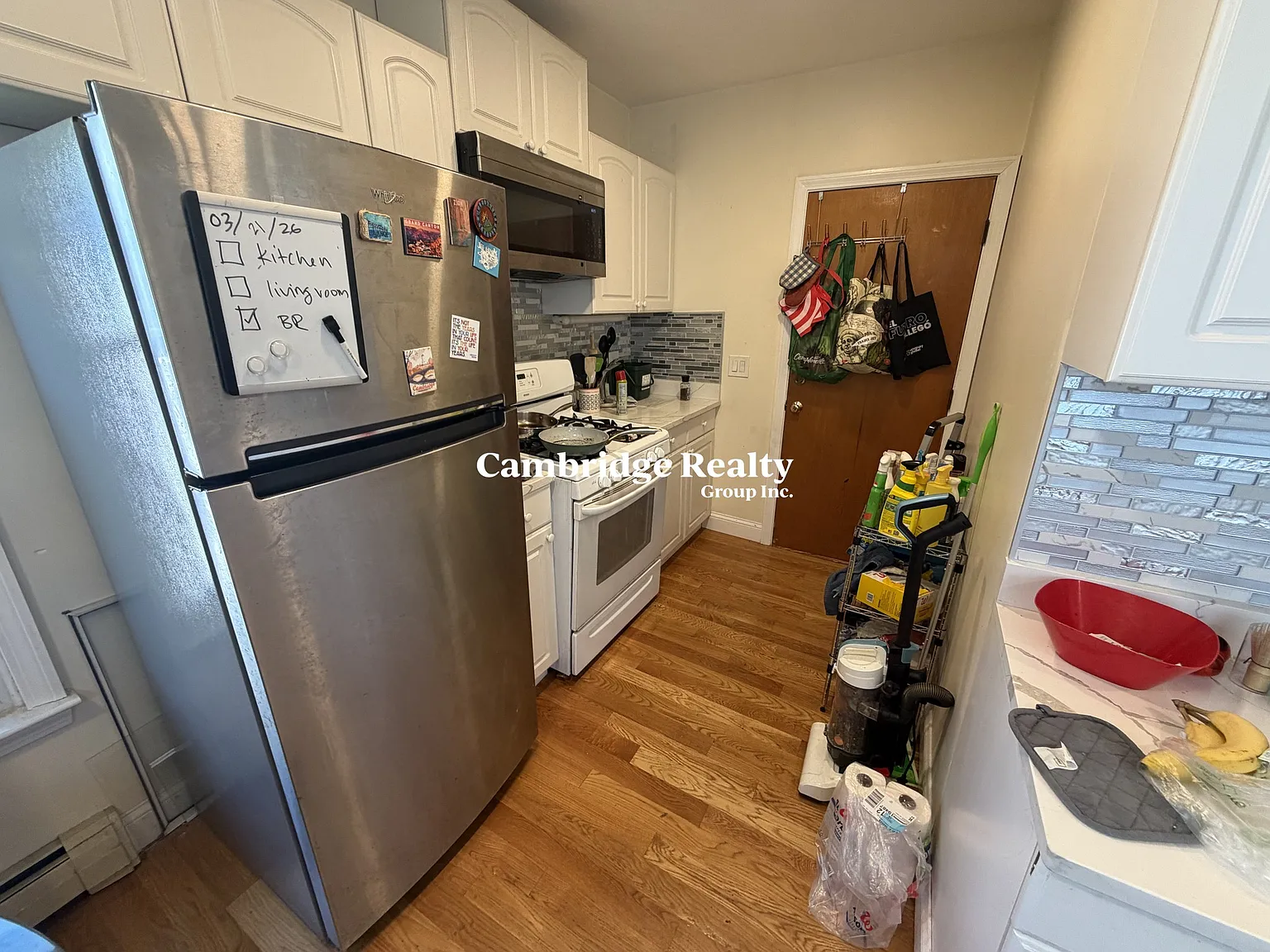 3 bed, 1.0 bath, $3,600 — Photo 2