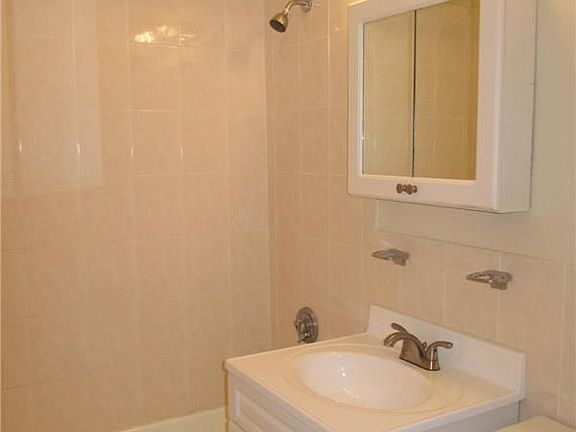 5th image of 80 Riverdale Ave APT 4C