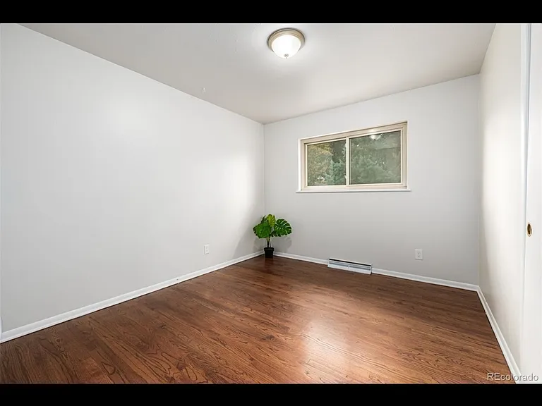 2732 S Grove St — Photo 13