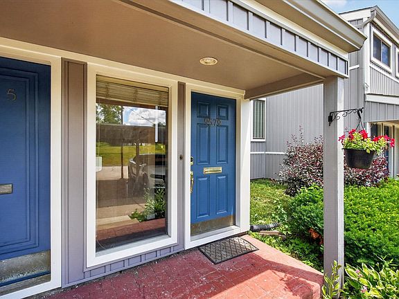 3rd image of 9579 Harbour Cove Ct