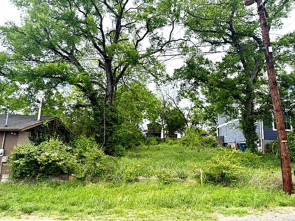 2nd image of 120 Duluth Ave