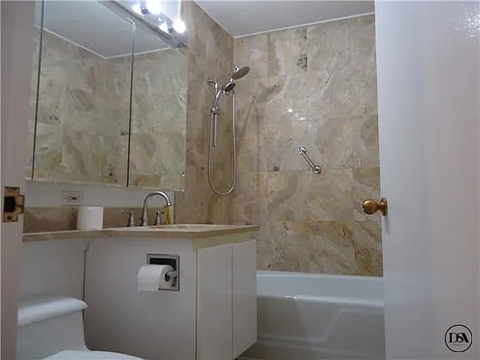 Rented by DSA Realty | media 34