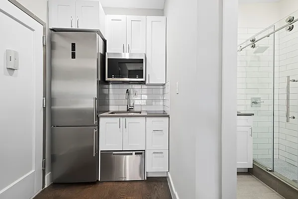 Rented by Cooper & Cooper Real Estate | media 8