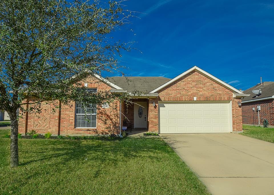 1st image of 19346 Cypress Glades Ct