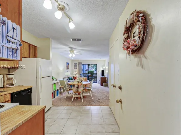 45 Folly Field Rd APT 14G, Hilton Head Island, SC 29928