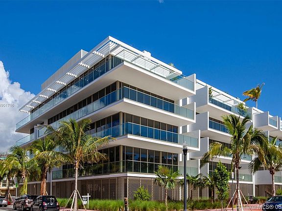 5th image of 300 Collins Ave Unit 2D