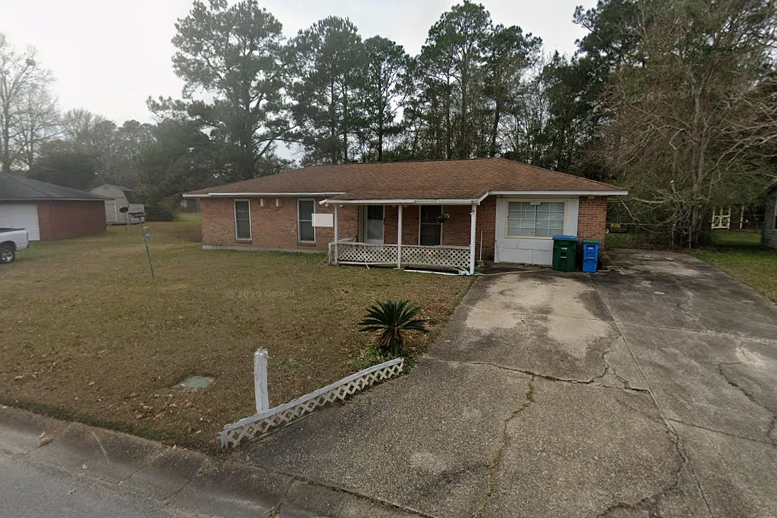 3 bed, 1092 sqft, $1,595 — Photo 1
