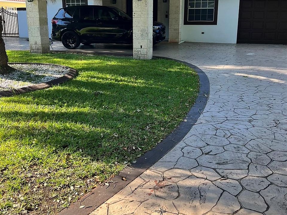 1st image of 6284 SW 26th St