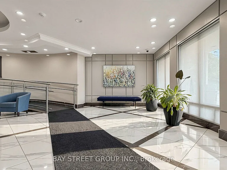1001 Cedarglen Gate #Penthouse 720 — Photo 5