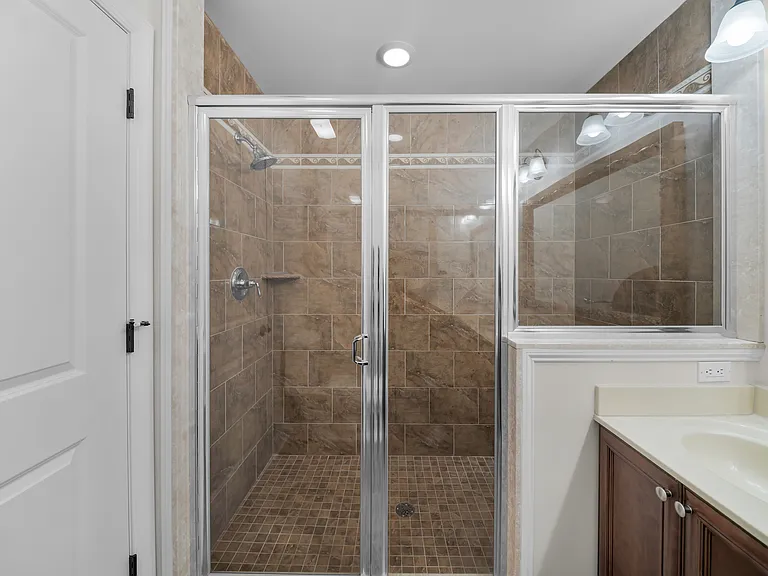 302 Villa Dr — Photo 33