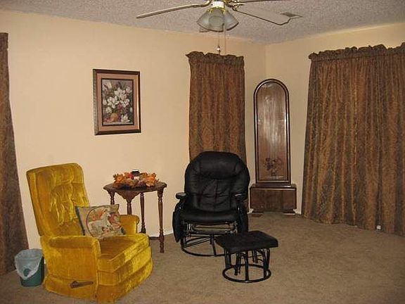 2nd image of 1462 S Walker Dr