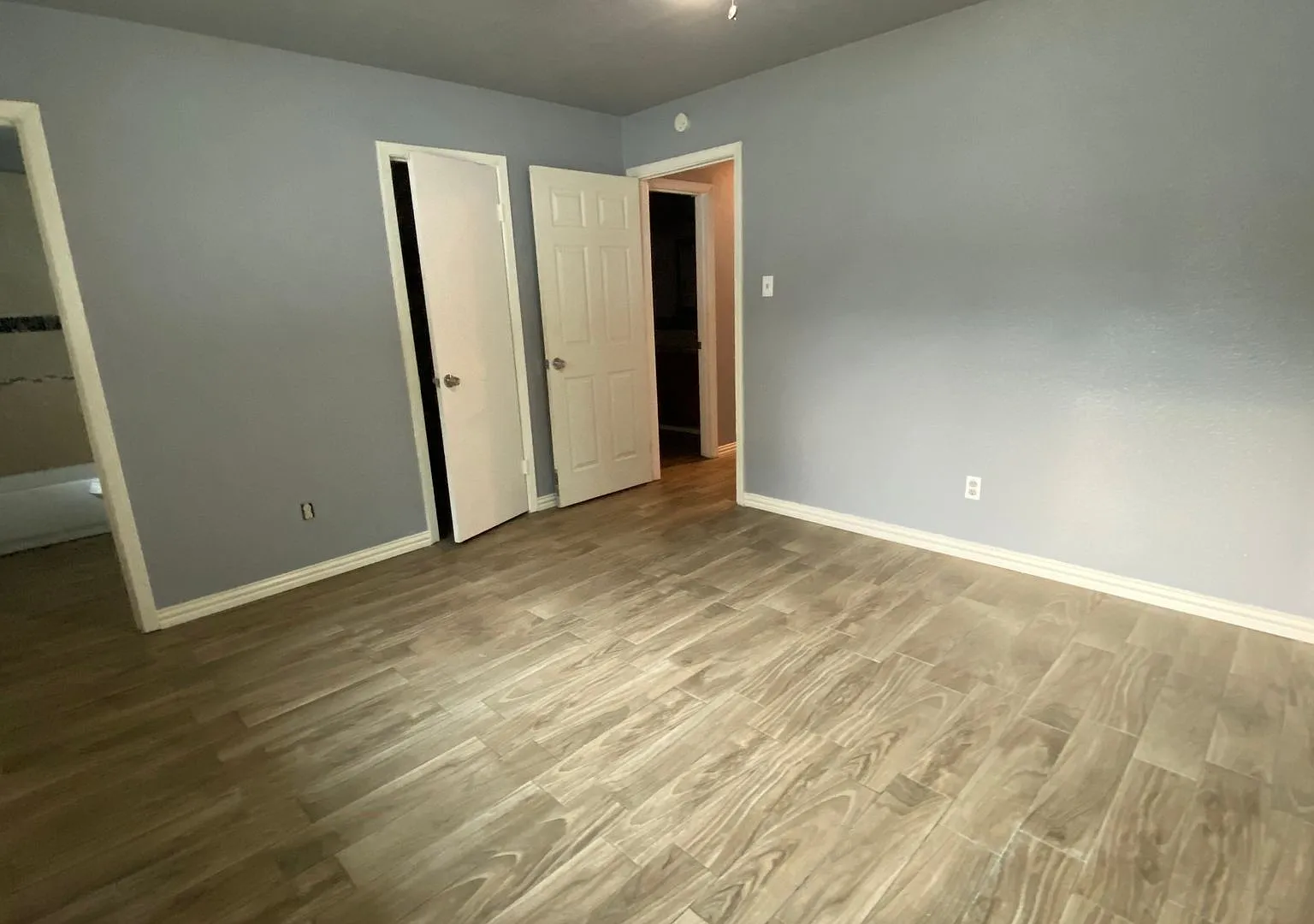 11910 Hunkler Dr. - Ask about our No Cash Security Deposit Option — Photo 4