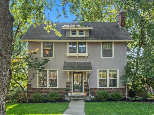 419 Greenway Ter, Kansas City, MO 64113