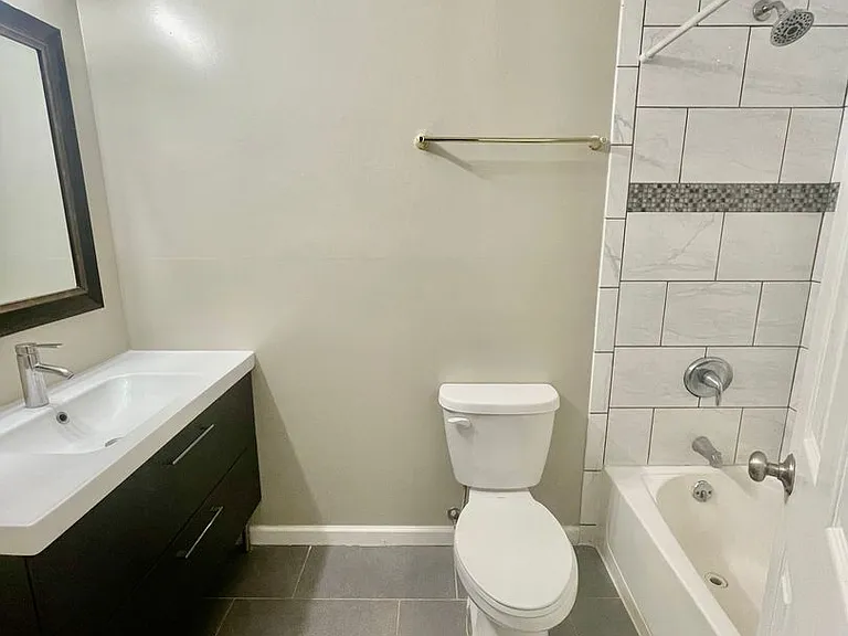 2915 Ravencroft Dr — Photo 8