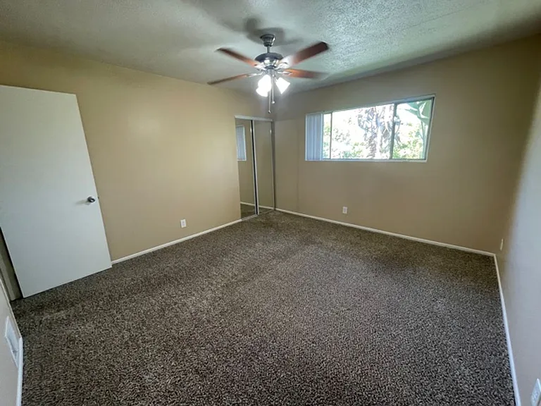 587 Silverwood Ave — Photo 10