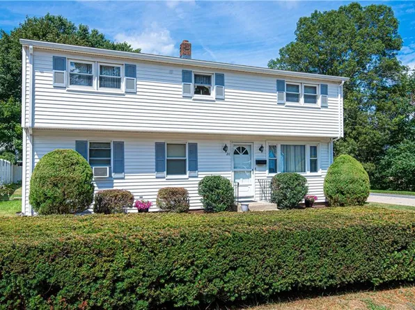 26 Anderson Ave, Coventry, RI 02816