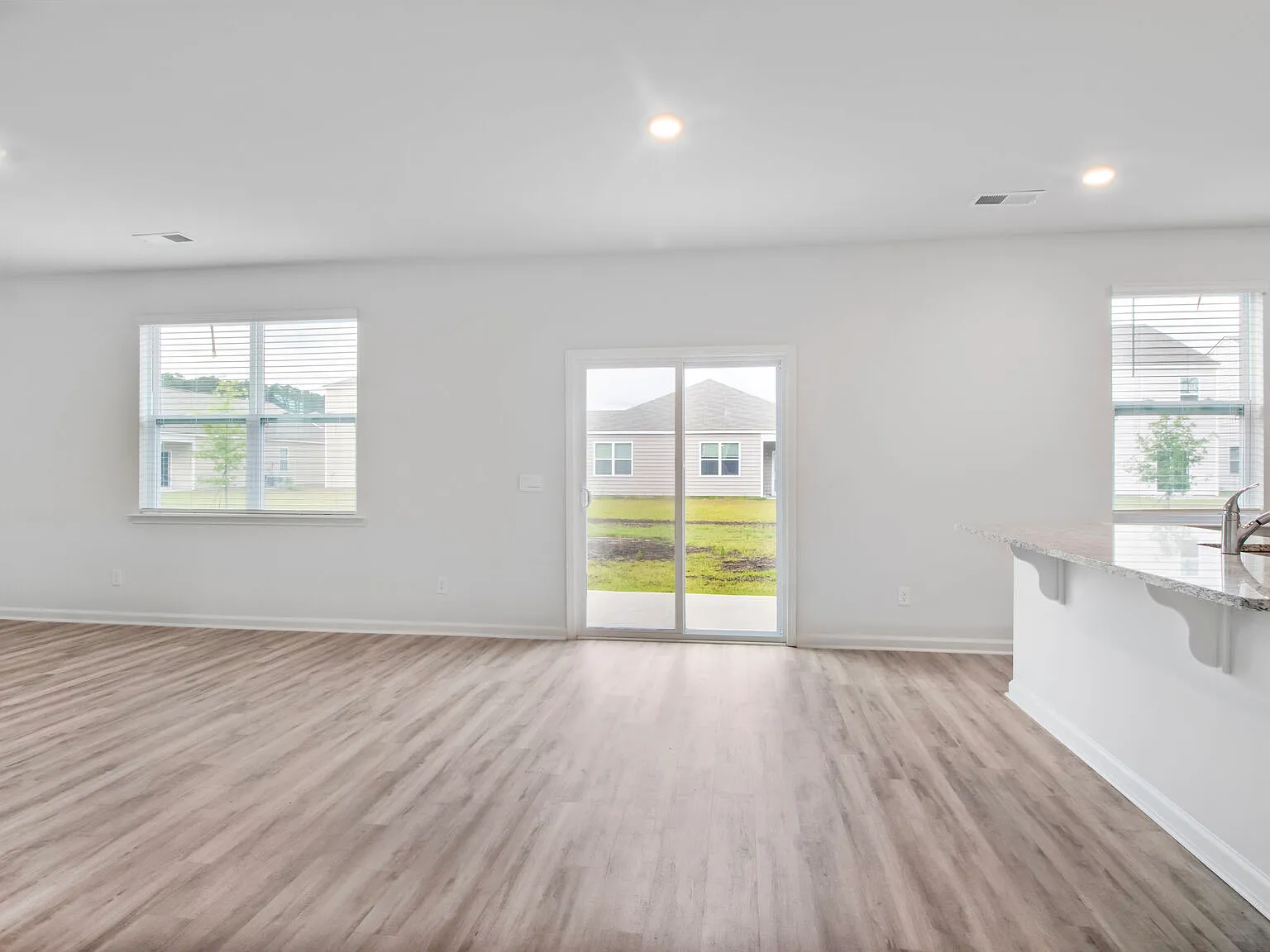 4 bed, 2175 sqft, $2,450 — Photo 4
