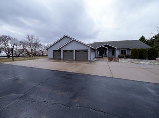 7979 Hargis Pkwy, Woodbury, MN 55129