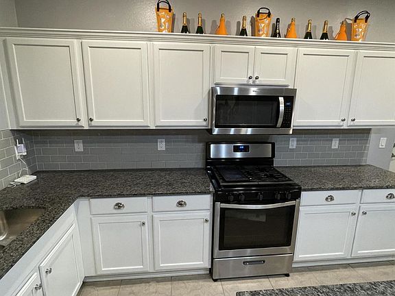 5th image of 1717 N 208th Ave