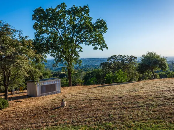 10381 Blue Light Ln, Auburn, CA 95603