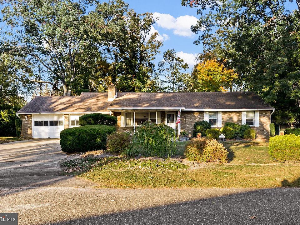 1st image of 504 Glider Ave