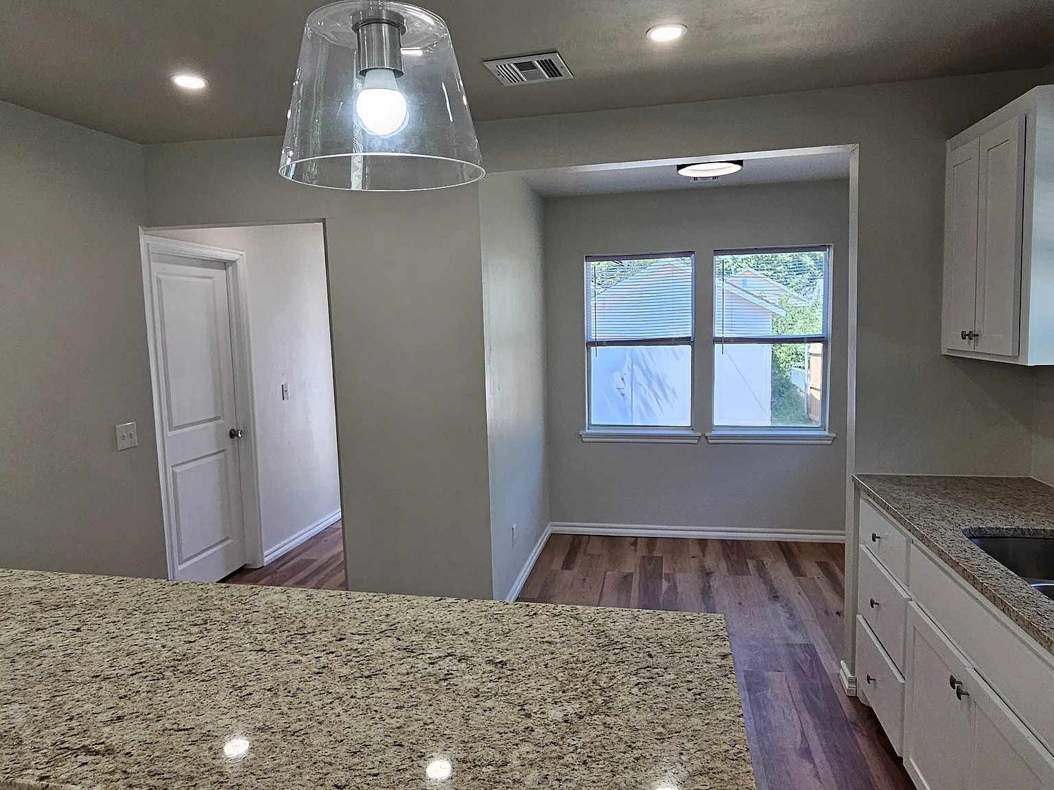 3 bed, 1109 sqft, $1,200 — Photo 3