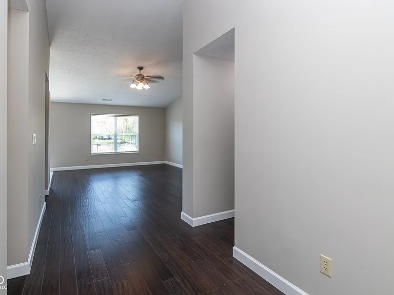 815 Tall Timber Dr — Photo 5