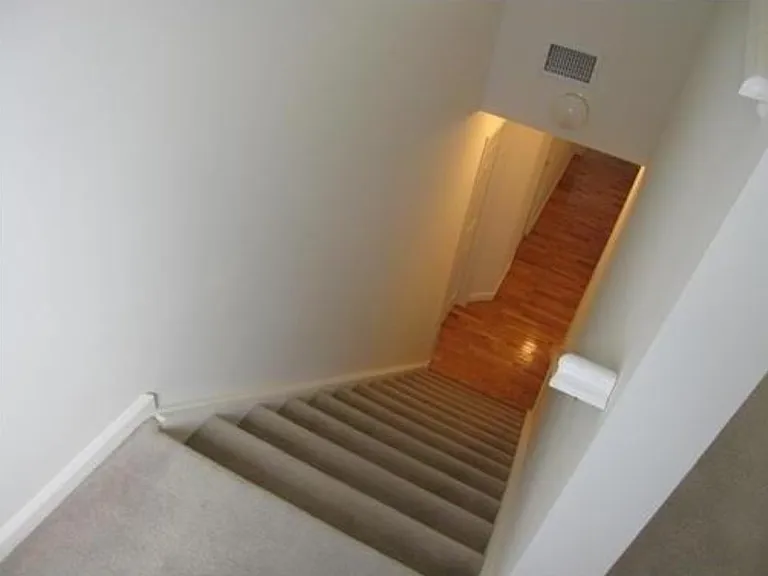 25 College Ave — Photo 8