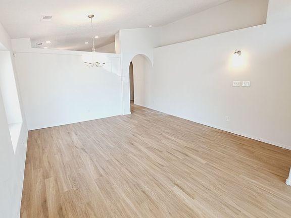5th image of 2811 Desert Sage Ave SW