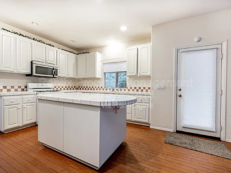 3655 Shandin Dr — Photo 20