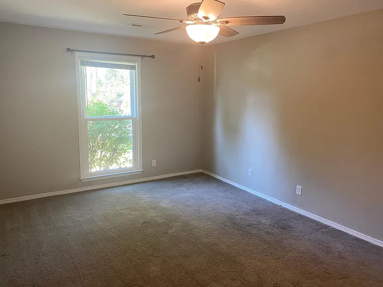 36 W Paris St — Photo 15